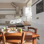 Casa Torricelli In Zona Crocetta By Wonderful Italy *