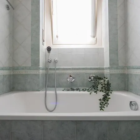 Apartment Casa Torricelli In Zona Crocetta By Wonderful Italy *
